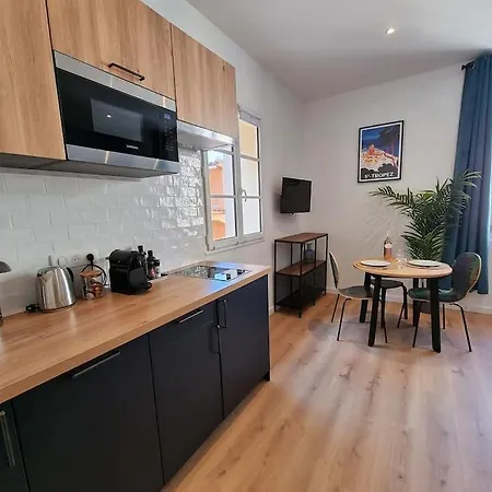 Chic - Climatise - 2 Pas Du Port - Place Aux Herbes