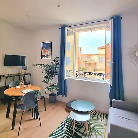 Chic - Climatisé - 2 Pas Du Port - Place Aux Herbes Appartement