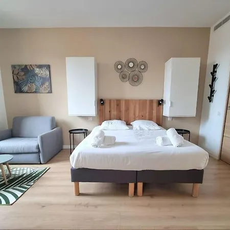 Chic - Climatisé - 2 Pas Du Port - Place Aux Herbes Saint-Tropez