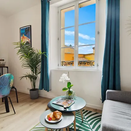 Daire Chic - Climatise - 2 Pas Du Port - Place Aux Herbes Saint-Tropez