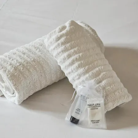 Chic - Climatise - 2 Pas Du Port - Place Aux Herbes