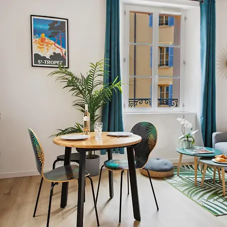 Chic - Climatise - 2 Pas Du Port - Place Aux Herbes Saint-Tropez