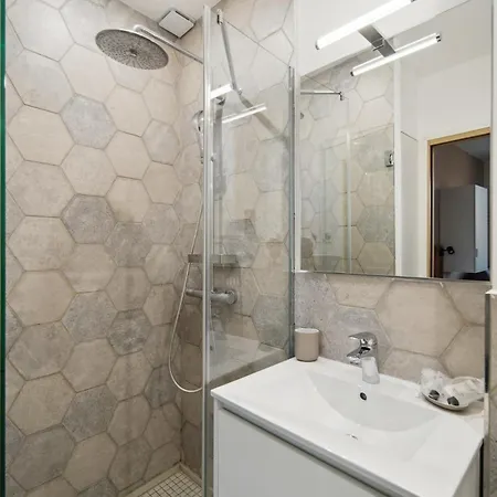 Apartament Chic - Climatise - 2 Pas Du Port - Place Aux Herbes