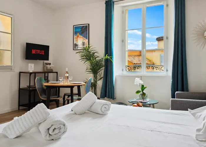 Chic - Climatise - 2 Pas Du Port - Place Aux Herbes Daire *