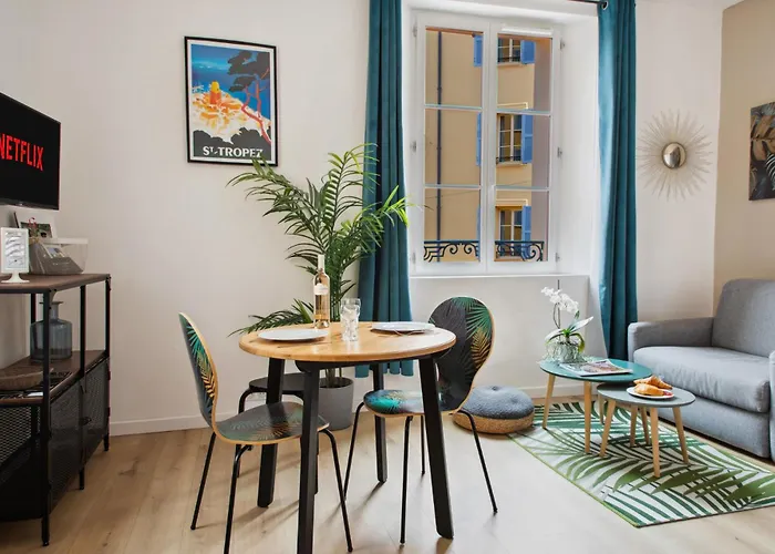 Chic - Climatise - 2 Pas Du Port - Place Aux Herbes Saint-Tropez