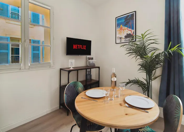 Chic - Climatise - 2 Pas Du Port - Place Aux Herbes